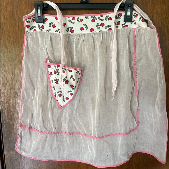 Vintage half apron set of 2 - Picture 4 of 6